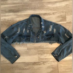 adorable super cropped and distressed jean jacket 2x can fit a large to xxl